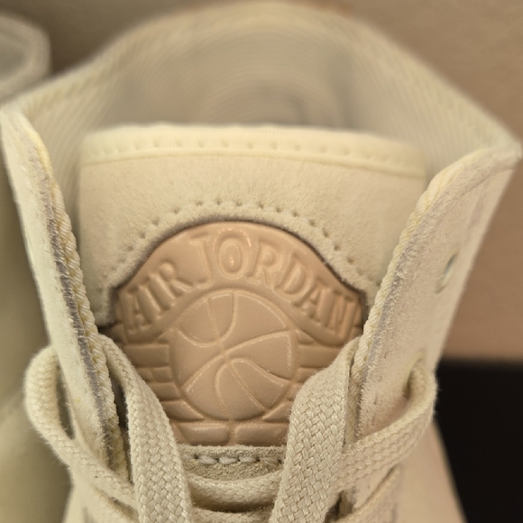 Men's Air Jordan 2 Retro Sail Decon High-Top Sneakers in Sail Suede With Beige - Picture 4 of 11